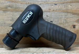 Klutch Composite Pistol-Grip Air Needle Scaler, 4000 BPM, 11 CFM #171468 Msrp $69.99 see description