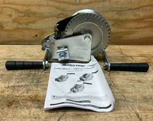 Ultra-Tow Single-Speed Hand Winch with Strap, 1000-Lb. Load Capacity #5033549 Msrp $59.99 see description