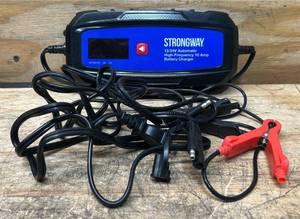 Strongway 1224V Smart Battery Charger, 120V Input, 10A Max. Output, 3 Settings #5820286 Msrp $69.99 see description