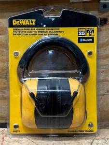 DEWALT Bluetooth Hearing Protector 25 NRR, Model# DPG17 #81690 Msrp $82.99 see description