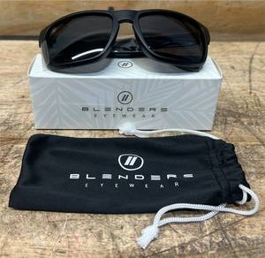 Blenders Eyewear Float2o TideSpark Matte Black Polarized Smoke Msrp $59.99