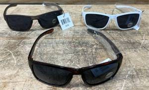 Sunglasses lot of 3