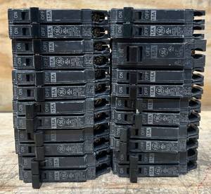 GE Circuit Breakers 15A lot of 12 see description