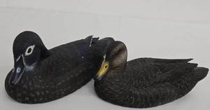 The Julia A Brullet Collection Wooden Ducks (2)