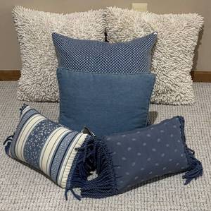 LLB - Accent Pillows - Six Blue & White