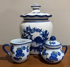 LL - Heartfelt Kitchen Creations Cookie Jar with April Cornell Creamer & Sugar Dish