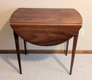 LL - Vintage Heritage Drop-Leaf Accent Table