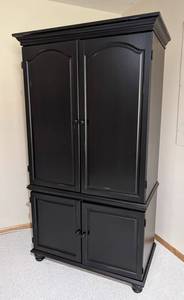 LL - Black Wood Entertainment Cabinet, Crown Molding