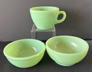 DR - Vintage Fire-King Jadite Cup & Bowls Set - 3-Piece