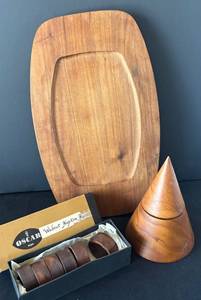DR - Wooden Platter with Walnut Napkin Rings & Cone Decor