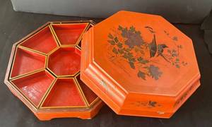 DR - Vintage Octagonal Chinese Lacquered Lunch Box - Bird & Flower Scene