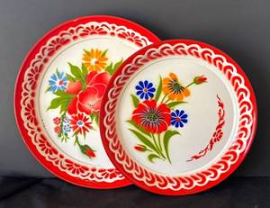DR - Two Vintage Floral Enamel Trays