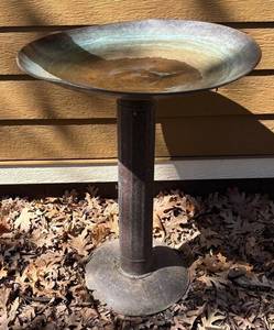 BY - Metal Birdbath - Outdoor Garden Decor