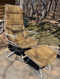 G - Vintage White Wire Lounge Chair with Ottoman - Tan Diamond Upholstery