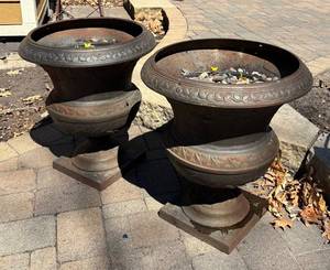 FY - Pair of Vintage Cast Iron Garden Urn Planters