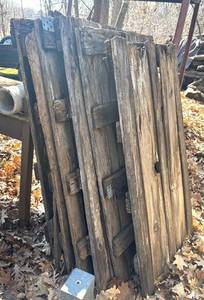 S - Weathered Wood Pallets - Reclaimed Lumber for DIY Projects