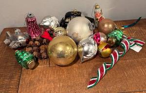LL - Assorted Collection on Ornaments - Some Vintage