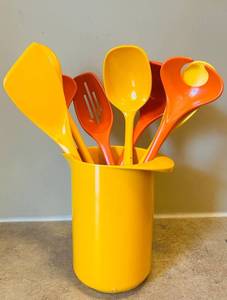 UL - Vintage Rosti Denmark Yellow Pitcher with Vintage Kitchen Utensils Set (7-Pc)