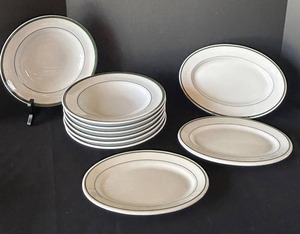 DR - Williams-Sonoma White 9-Inch Soup Bowls with Green Rim