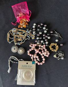 UL - Craft Jewelry Bead & Component Bundle - Assorted Beads, Findings, Stretch Cord & Components