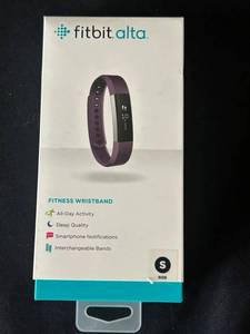 UL - Fitbit Alta Fitness Wristband - Purple, Small (S) with USB Charger