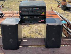 G - Sanyo GX-T808U Stereo Music System - Magnavox Speakers
