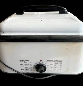 G - Hamilton Beach Automatic Roaster Oven - White Countertop Roaster with Lid
