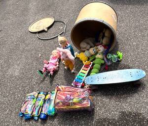 G - Vintage Toys Collection - Baby Rollerblade Doll, Rainbow Xylophone, Longboard & Snorkel Gear