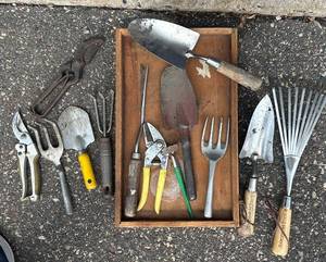 G - Gardens Eden Garden Tools Set - Shovels, Trowels, Pruners, Rake