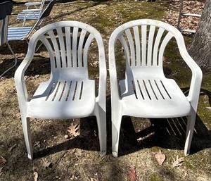 O - Two White Resin Chairs (Lot of 2)