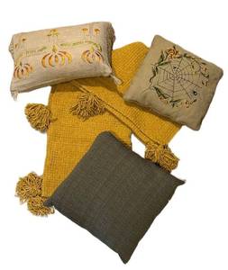 LL - Max Studio Home Yellow Throw 50 x 62 in with 4 Decorative Pillows - Made in India