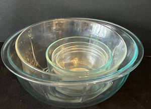 UL - Pyrex Glass Mixing Bowls Set - 4-Piece, Largest 10 in Diameter