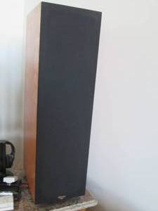 Pair of Tall Klipsch floor speaker ...