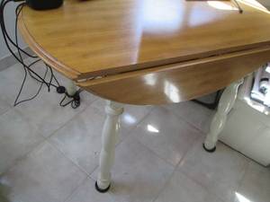 Wood top table, top is 42 across...