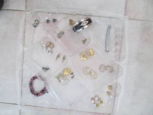 Lot of costume jewlery...