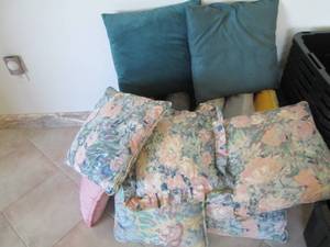 Huge lot of pillows, many nice styl...