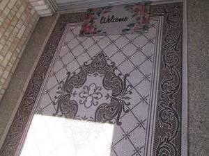 Outdoor entry rug 63 x 88...