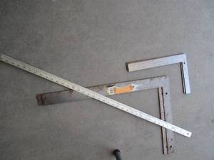 Lot of suares and a metal ruler...