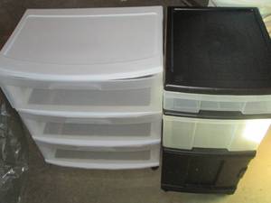 2 Plastic organizers on wheels...