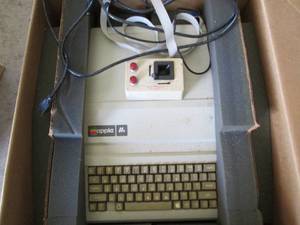 Apple Compter, sold as pictured...