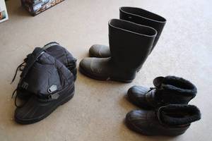 3 Pairs of womens boot size 11-12...