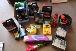 Huge outdoor lot solar flower light...