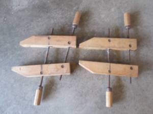 2 Wood clamps