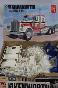 AMT Kenworth W-925 Tractor Model Kit