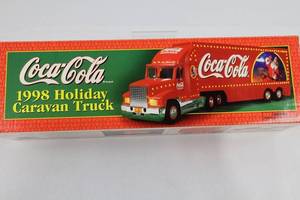 Coca-Cola 1998 Holiday Caravan Truck Limited Edition - LIGHTED