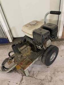Honda GX160 5.5HP Pressure Washer - Portable Gas-Powered with Tank & Pump (May need repairs)