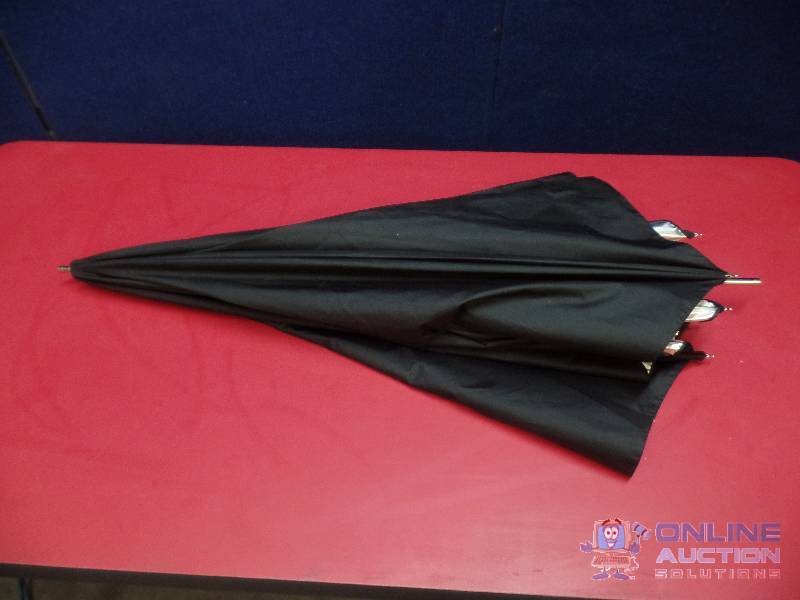 lot 19 image: Photography Umbrella