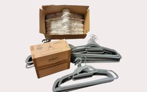 NEW Hanger Lot  Velvet, Wooden & Plastic Hangers  Bulk Reseller Bundle