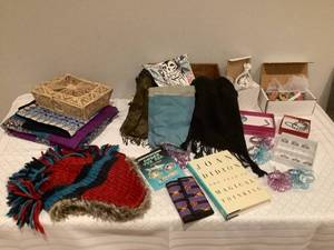 Womens Black Pearls &  Accessories