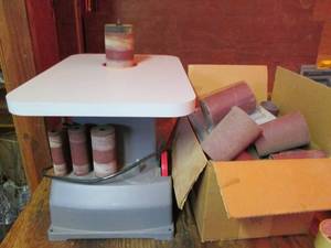 Ryobi Oscillating benchtop sander w...